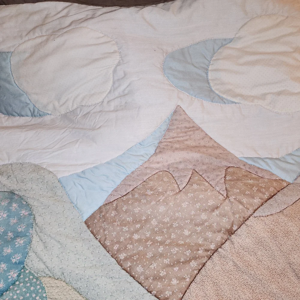 Vintage Patchwork Scenic Hand Quilted Blanket Bedspread